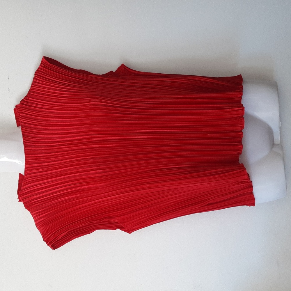 Brilliant Red Accordian Top  PTP 17"-24"